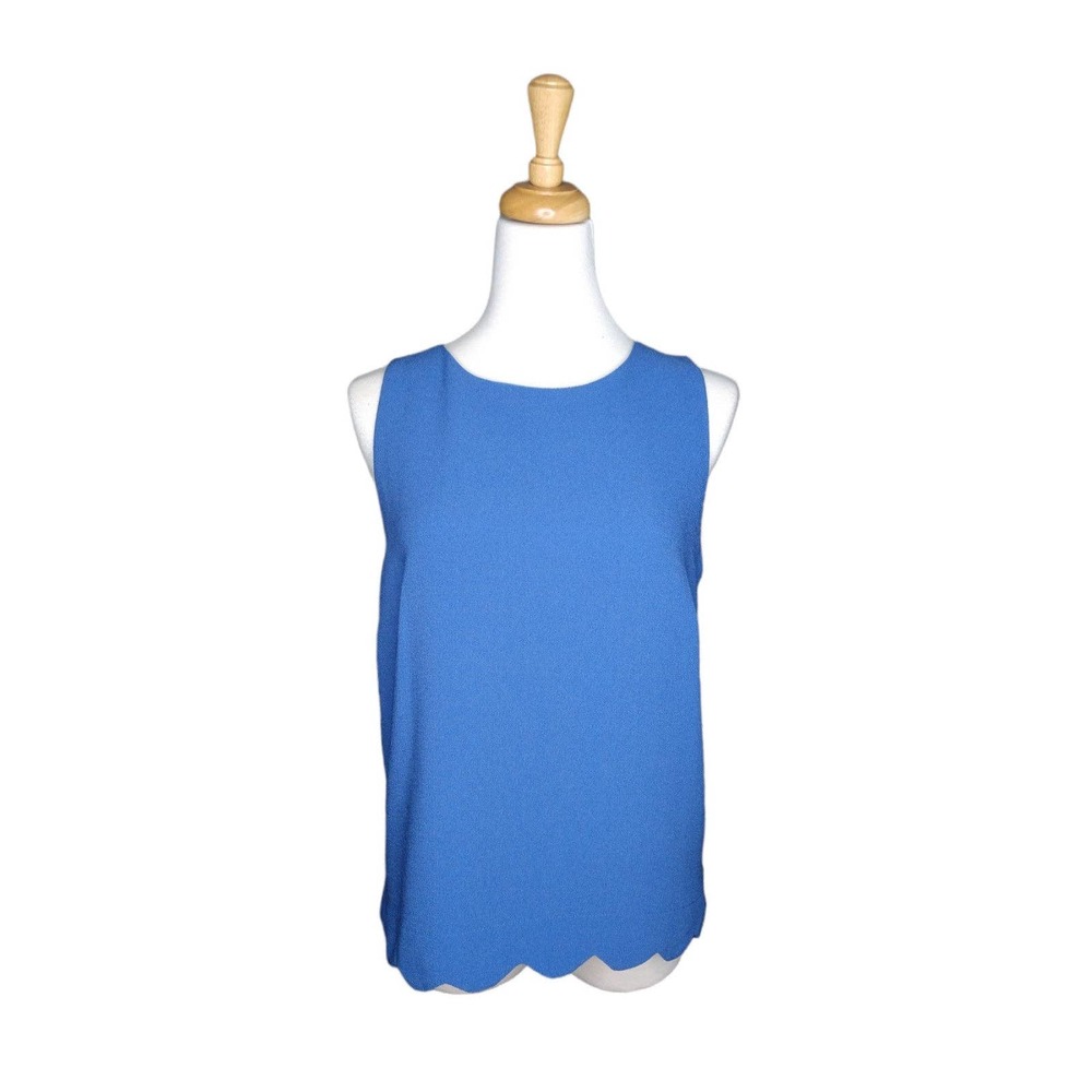 Periwinkle Scallop Hem Sleeveless Blouse Size M